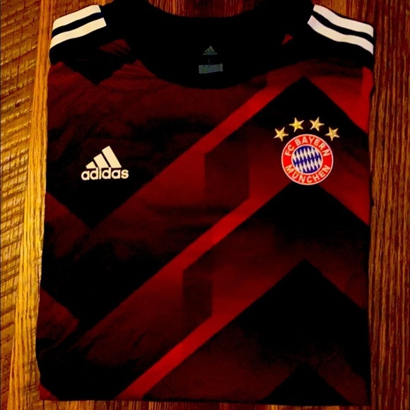 NWOT 2017 short sleeve Munich Pre-Match Shirt - Picture 1 of 9
